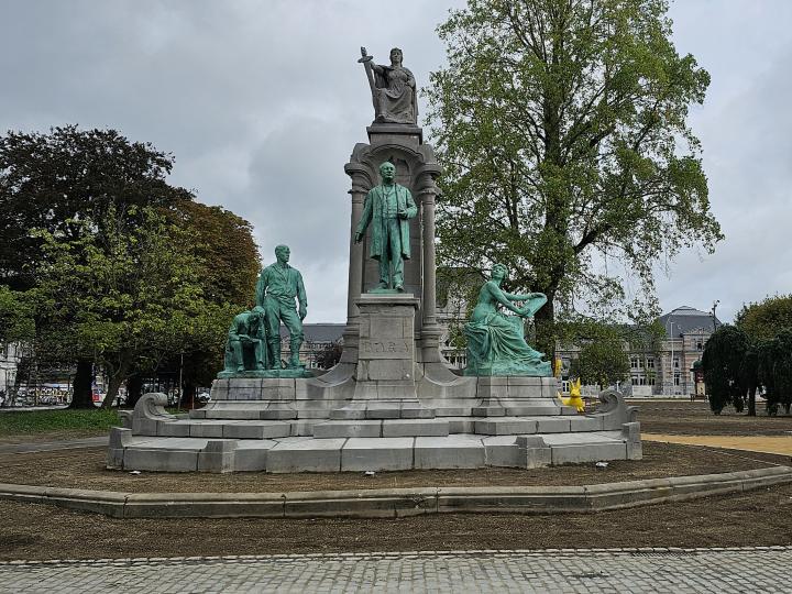 Monument Bara et ses statues